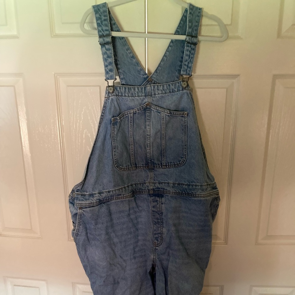 Women’s Old Navy denim overalls size 24